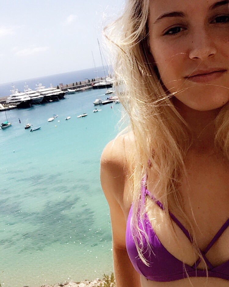 Genie Bouchard Cleavag