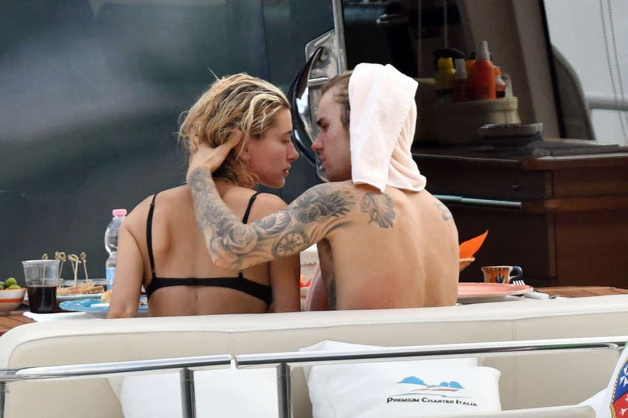 Hailey Baldwin NSFW