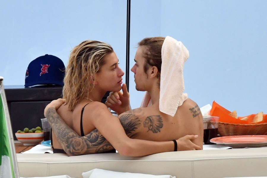 Hailey Baldwin NSFW