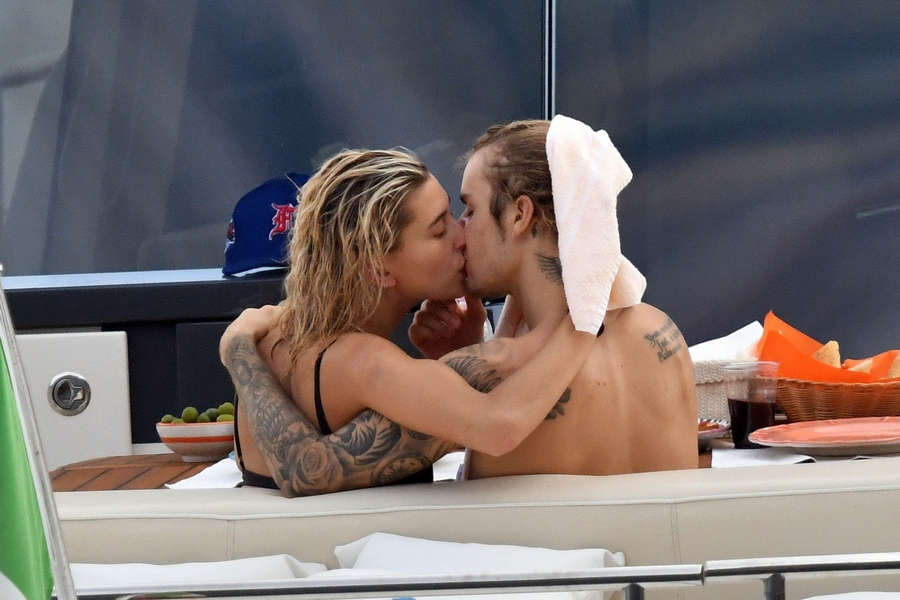 Hailey Baldwin NSFW