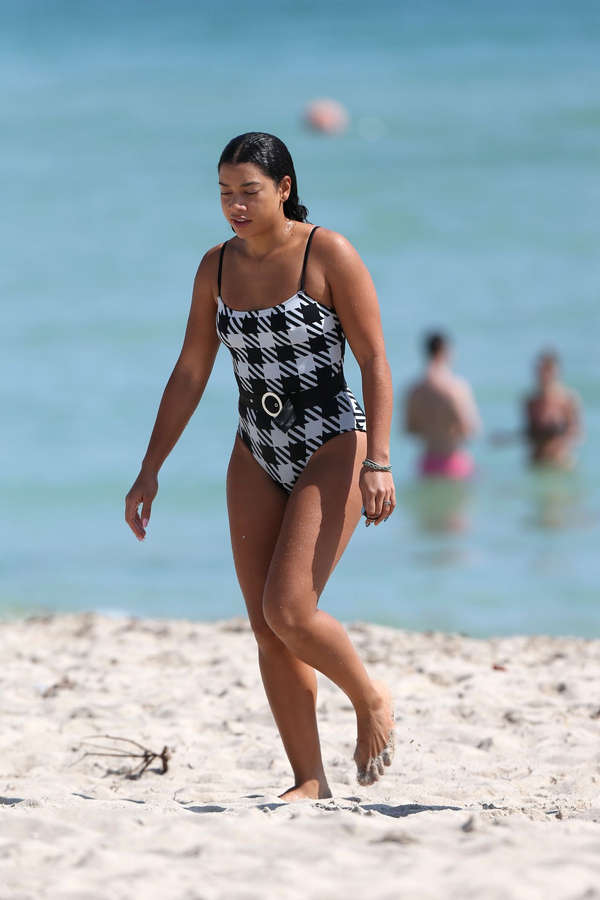 Hannah Bronfman NSFW