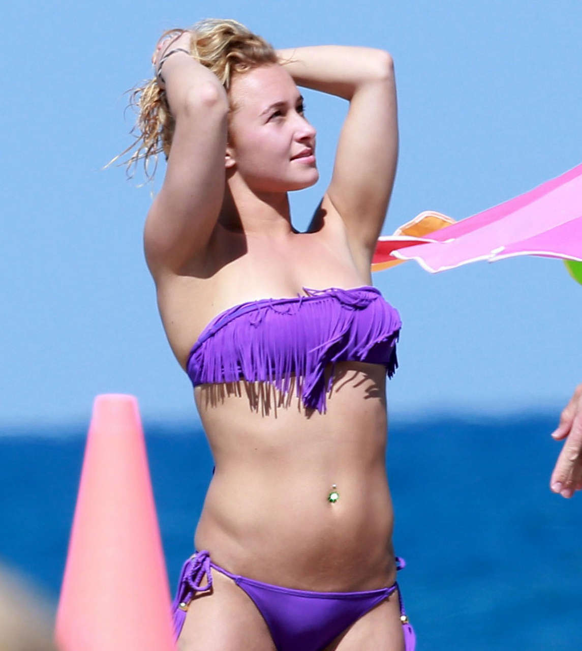 Hayden Panettiere Abs