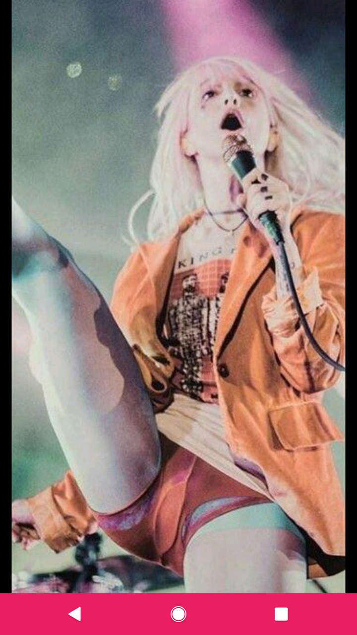 Hayley Williams Is So Hot Dms Open NSF