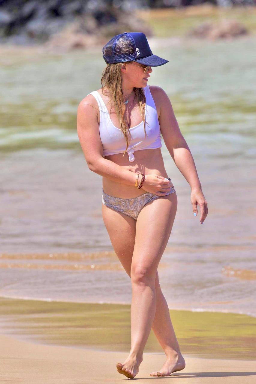 Hilary Duff In A Tied Up White Tank Top At The Beach NSFW