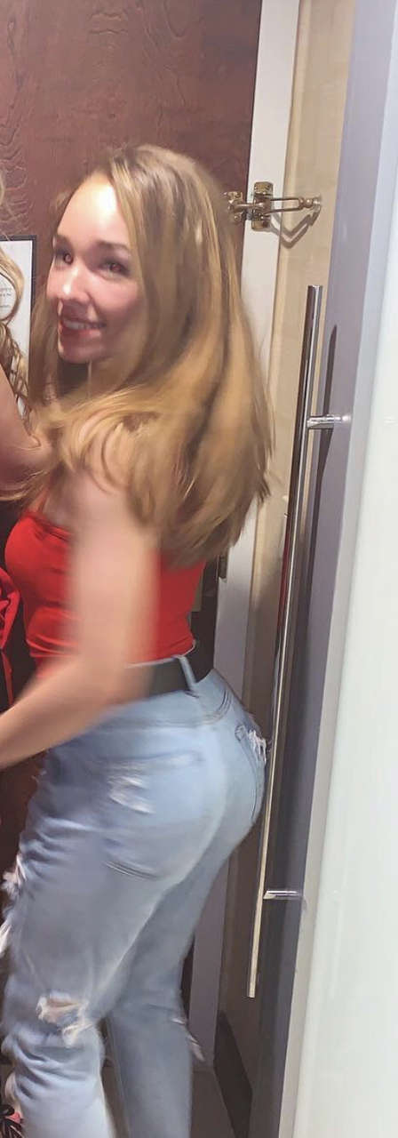 Holly Taylor Ass