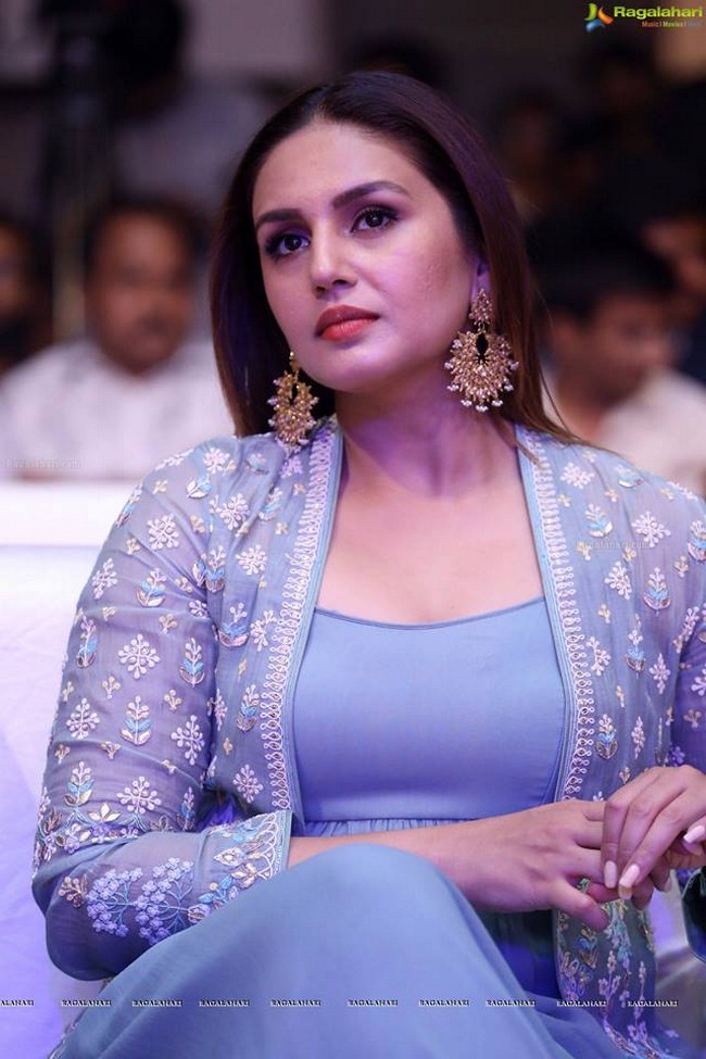 Huma Qureshi NSFW