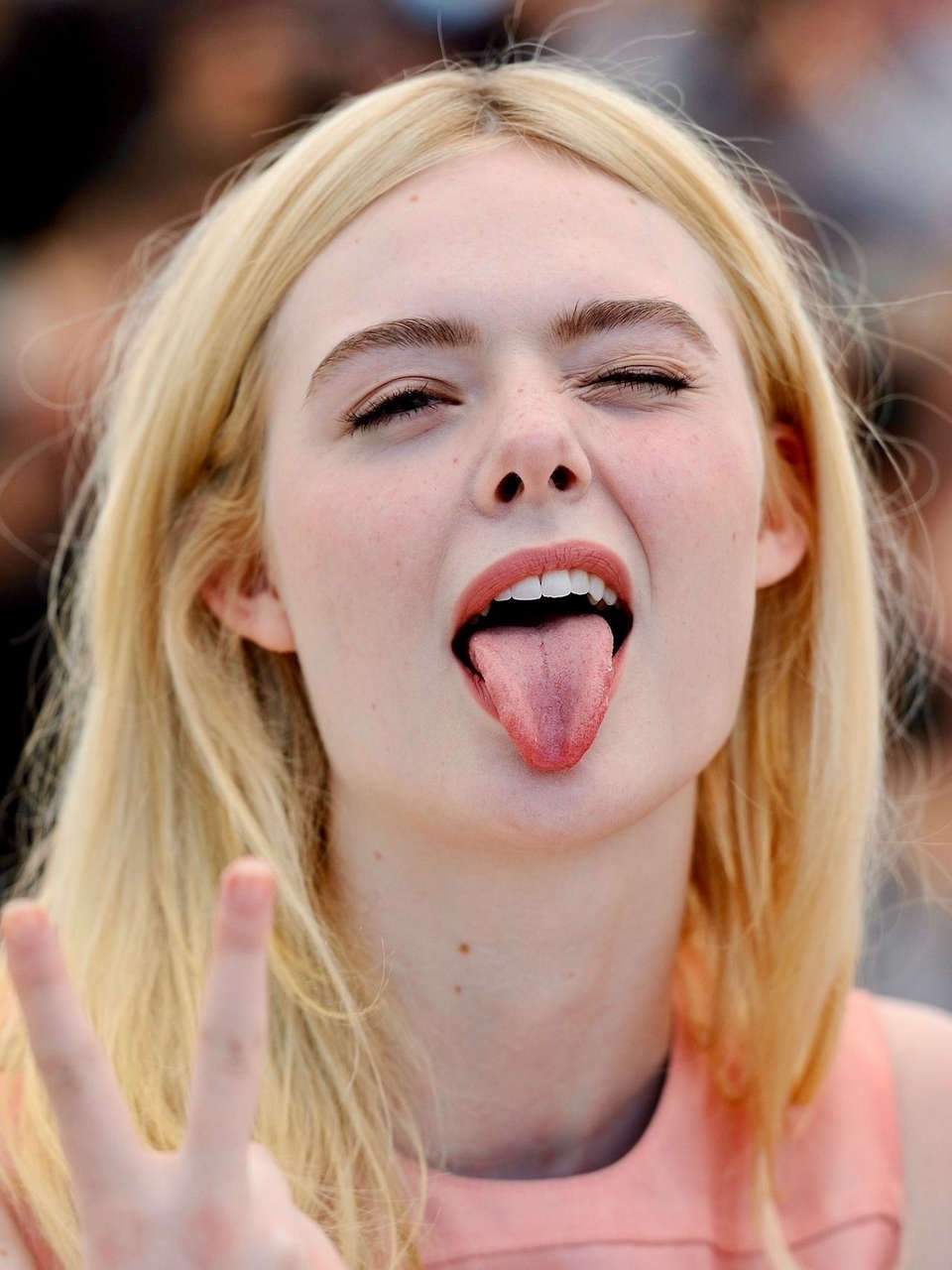 I Just Wanna Deepthroat Elle Fanning And Cum In Her Mouth NSF