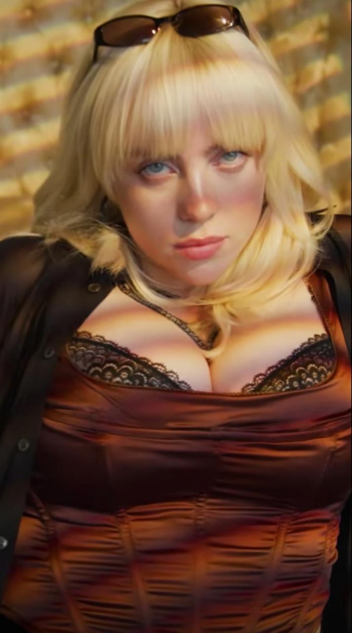 I Want To Suck On Billie Eilishs Tits So Bad NSFW