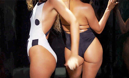Iggy Azalea Slapping Jennifer Lopezs Booty Ass