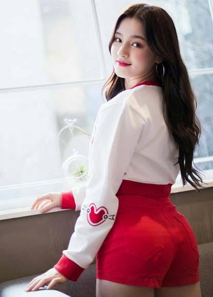 Ill Rp As Nancy From Momoland For A Bud With Interesting Ideas For The Plo
