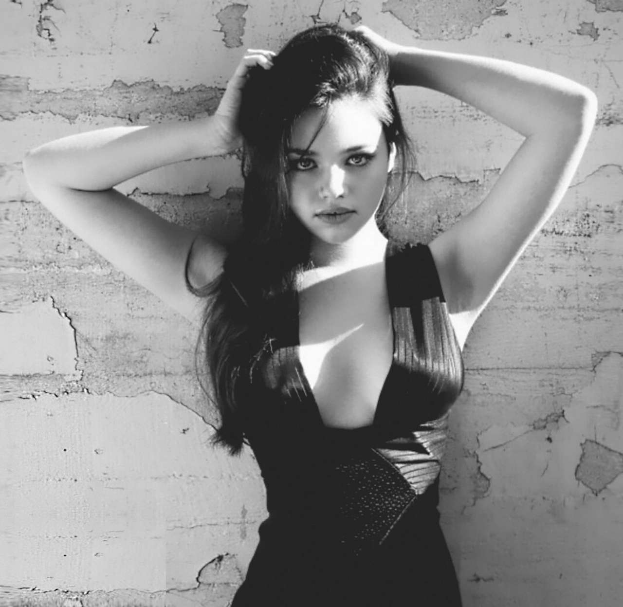 India Eisley Cleavag