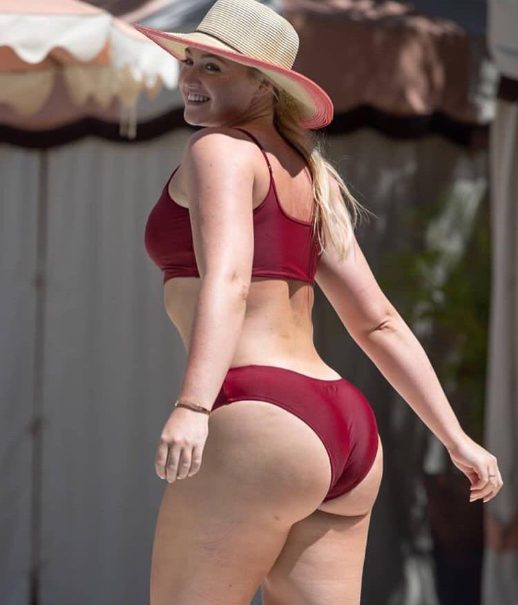 Iskra Lawrence Ass