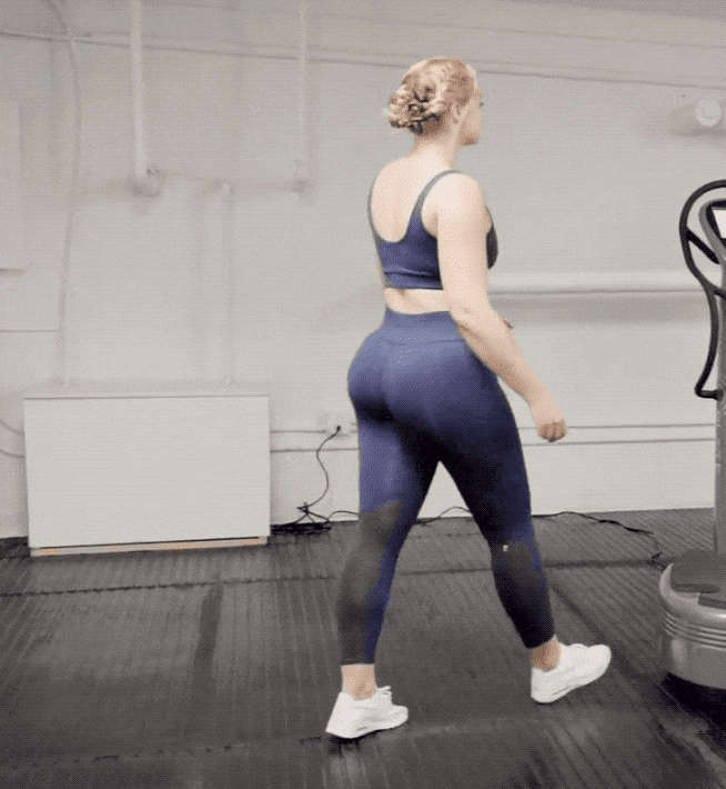 Iskra Lawrence Ass