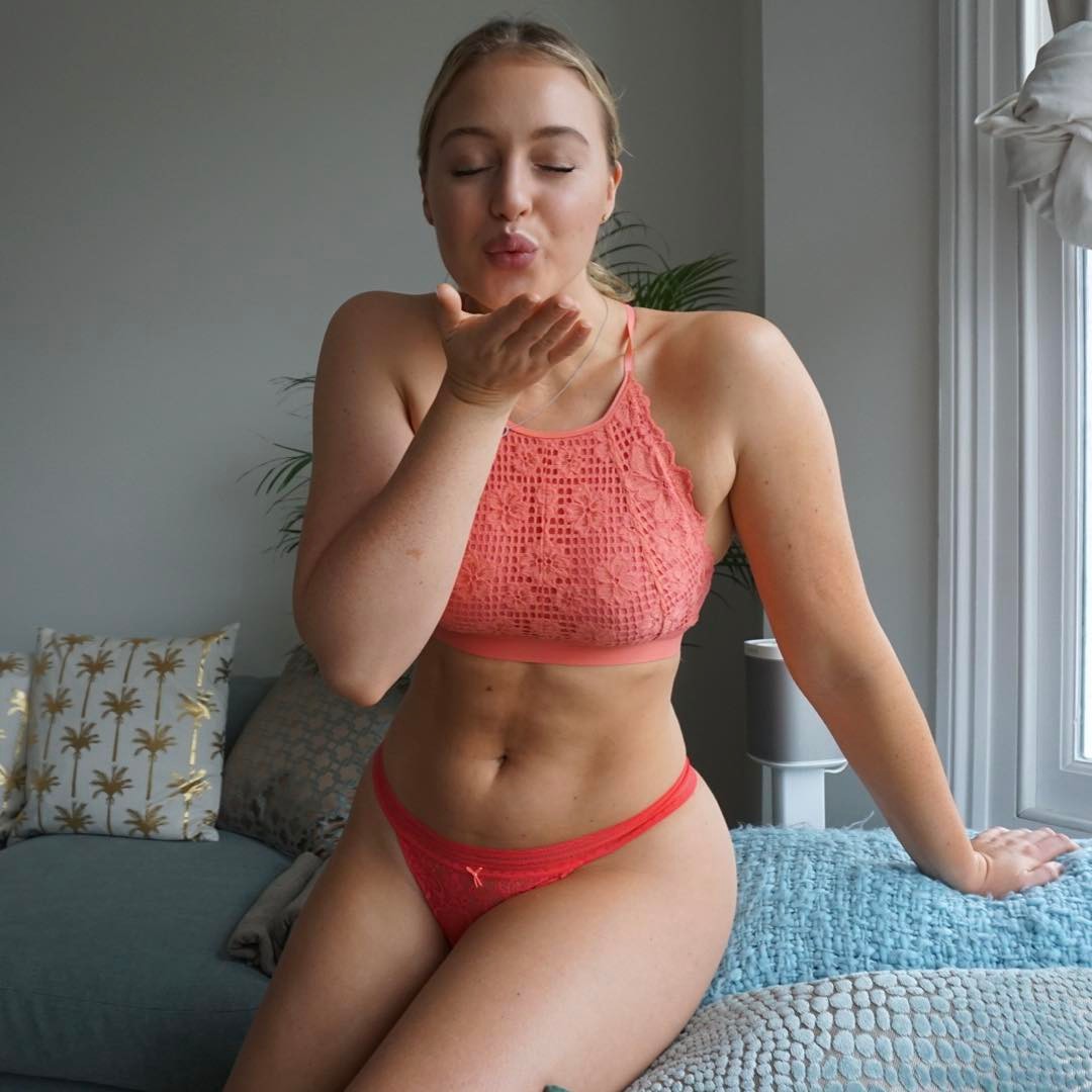 Iskra Lawrence Because Thick Girls Have Abs To