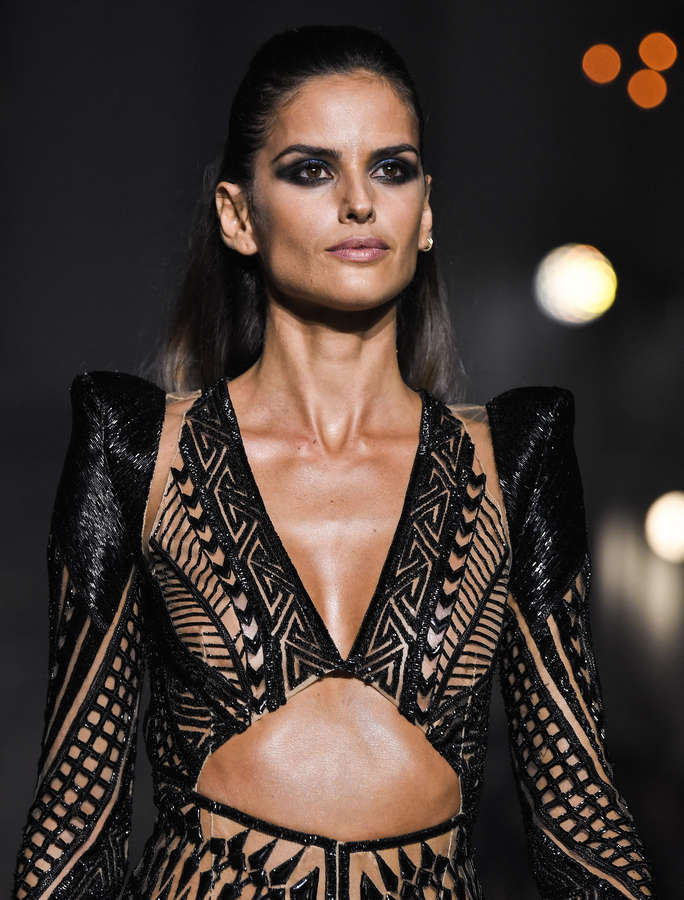 Izabel Goulart NSFW