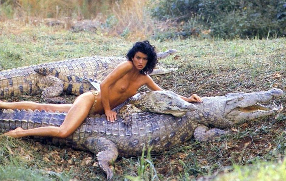 Janice Dickinson Photographed By Peter Beard 1983 NSFW