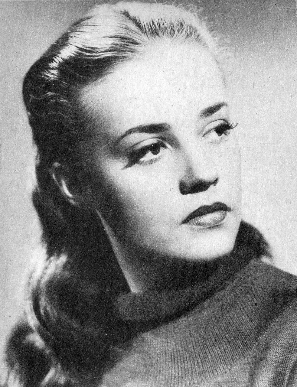 Jeanne Moreau Photographed For A Belgian Ladies Weekly Magazine February 21 1957 NSF