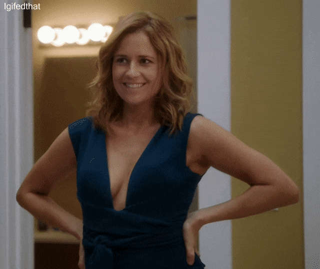 Jenna Fischer Shaking Her Tits Big Tits