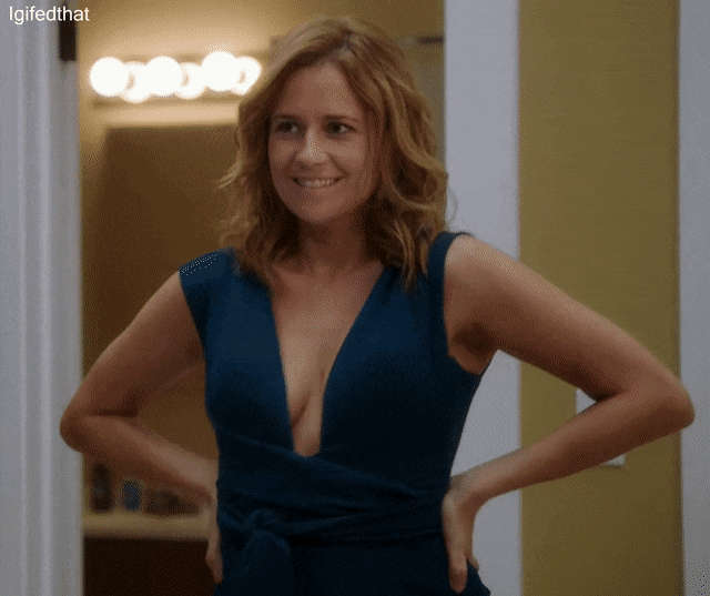 Jenna Fischer Shaking Her Tits Big Tits