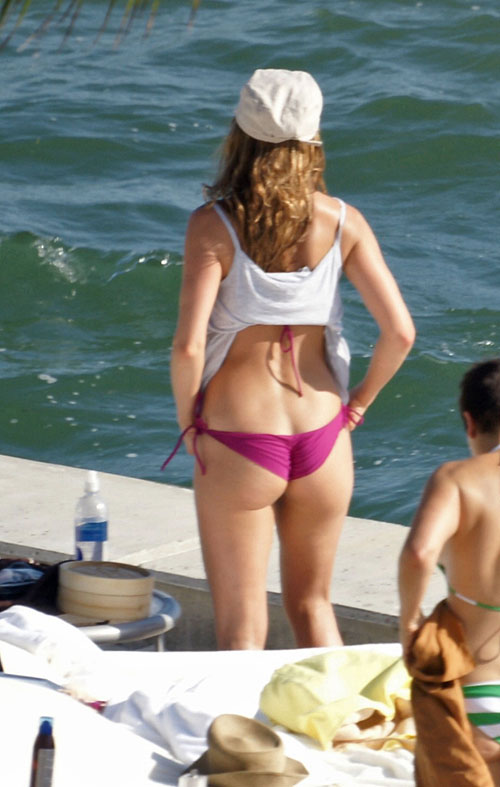 Jennifer Aniston Ass