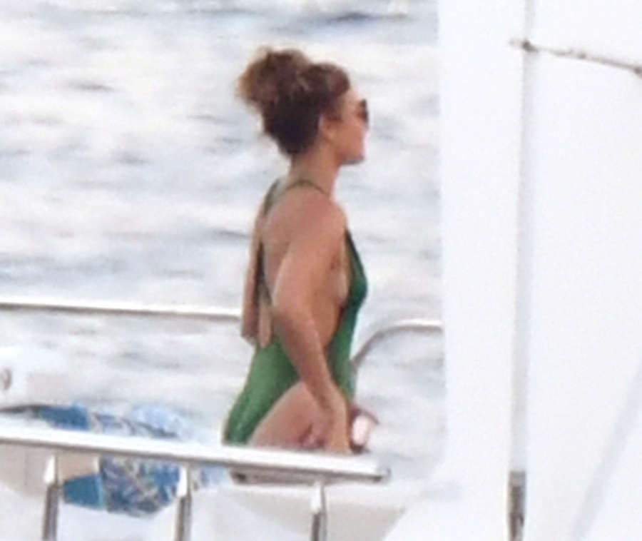 Jennifer Lopez NSFW