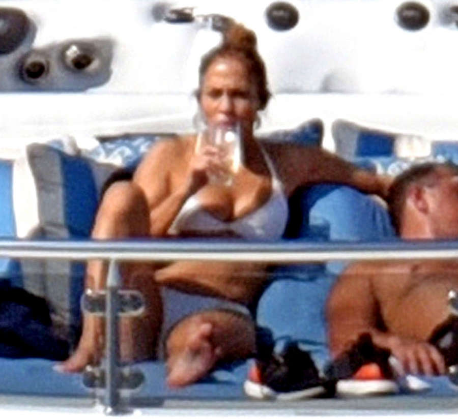 Jennifer Lopez NSFW