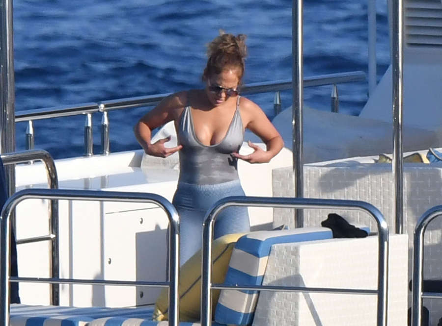 Jennifer Lopez NSFW