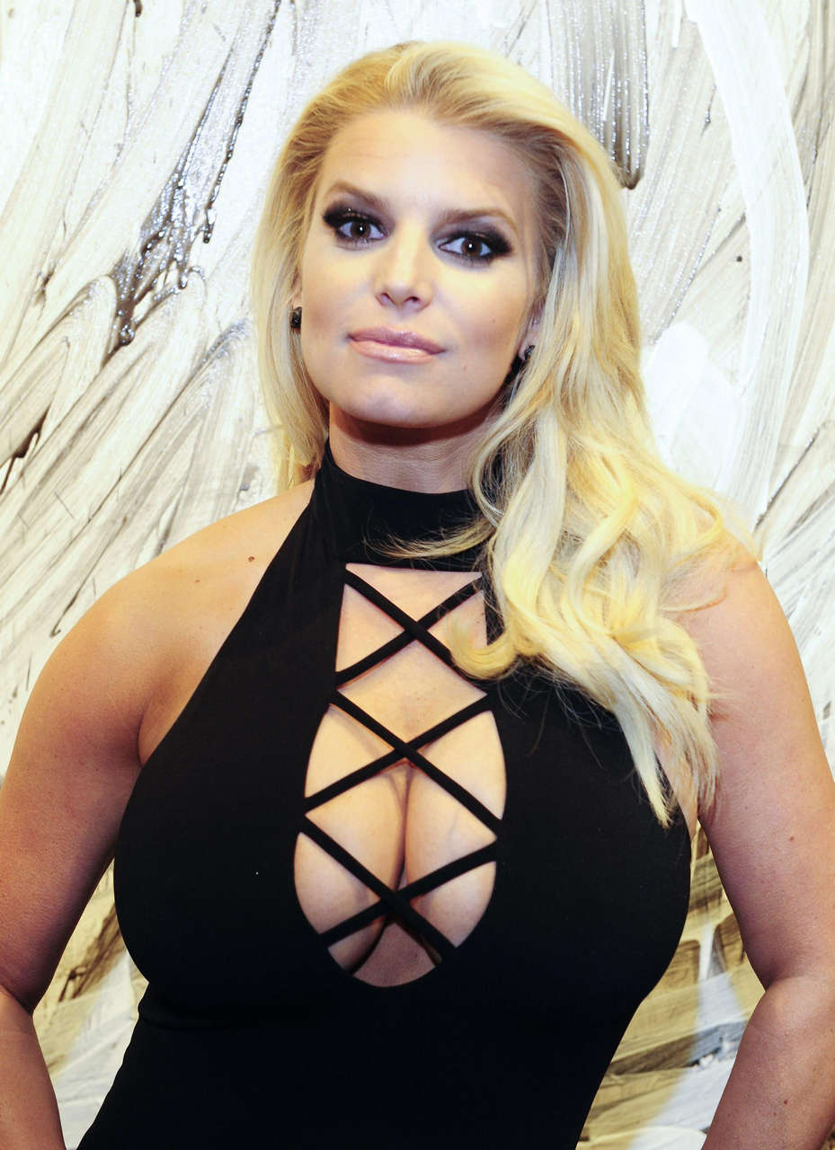 Jessica Simpson Big Tits