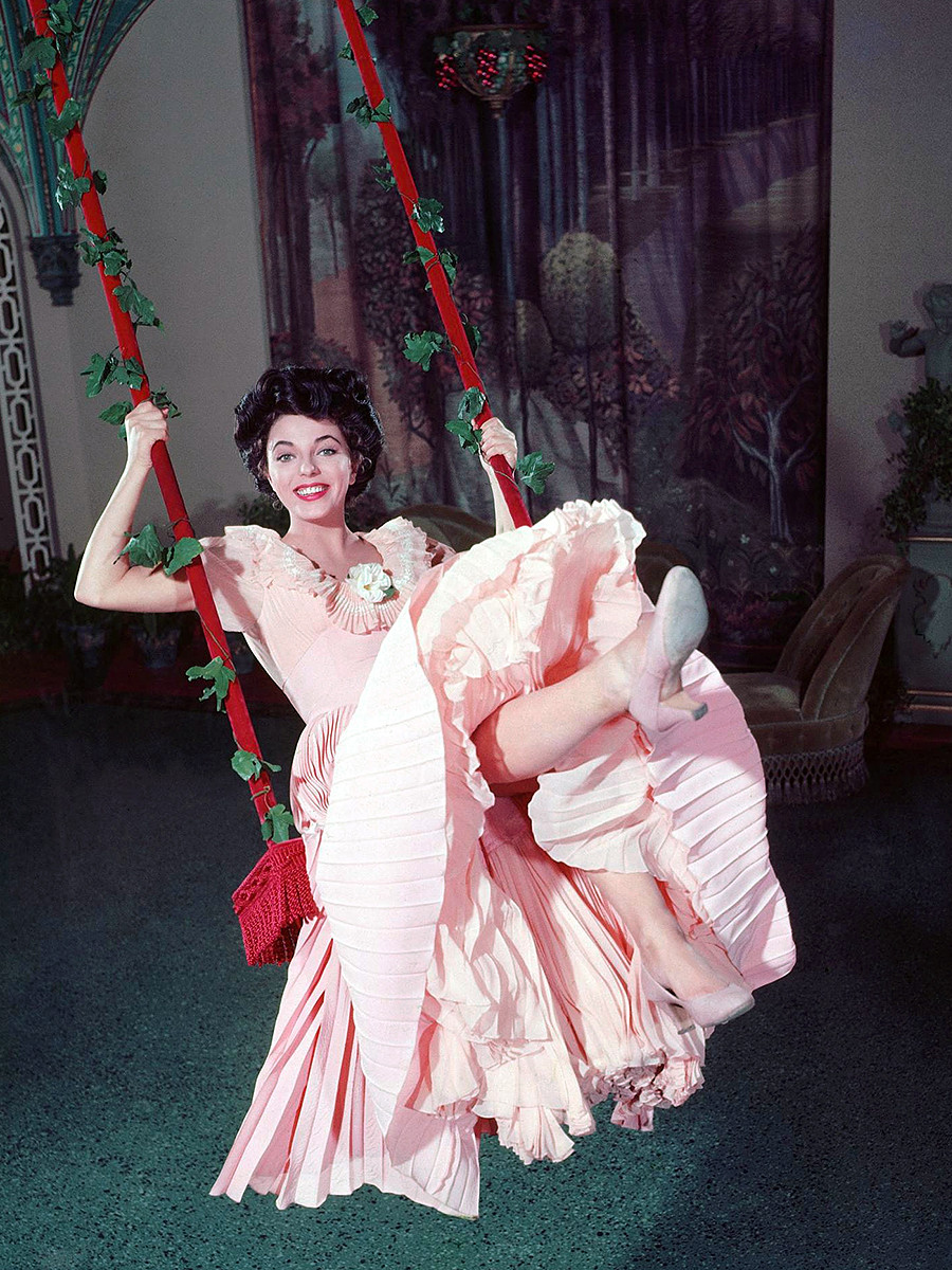 Joan Collins Promo Shot For The Girl In The Red Velvet Swing 1955 NSF