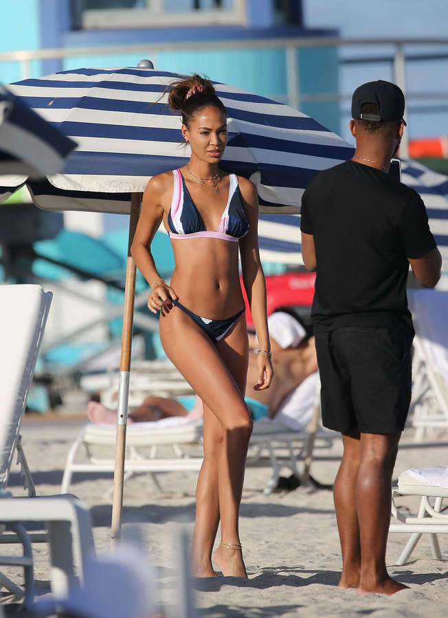 Joan Smalls NSFW