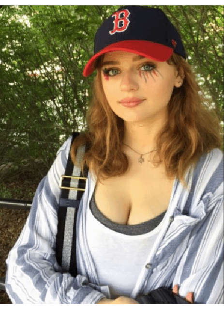 Joey King Cleavage