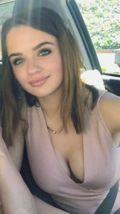 Joey King Cleavage