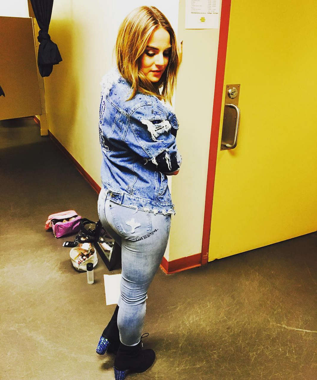 Jojo Levesque Ass