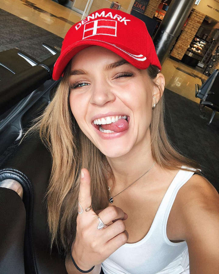 Josephine Skriver NSFW