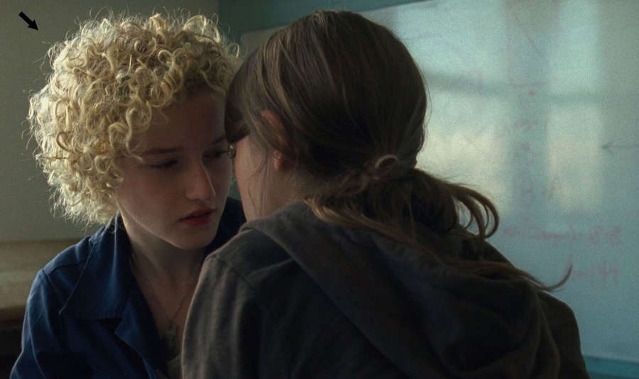 Julia Garner NSFW