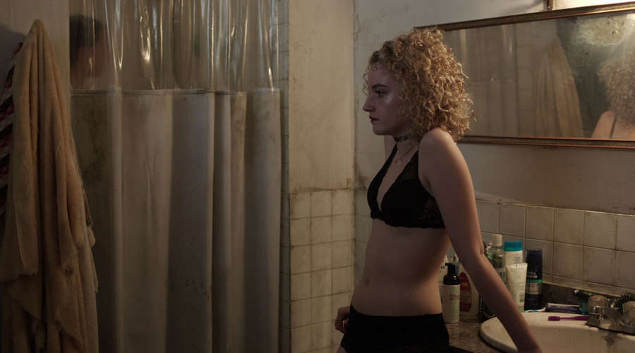 Julia Garner NSFW