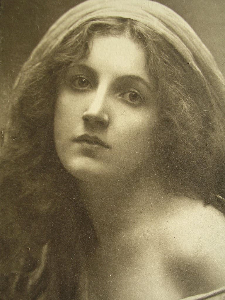Julia Margaret Cameron Pre Raphaelite Model Andamp Photographer C 1864 6 NSF