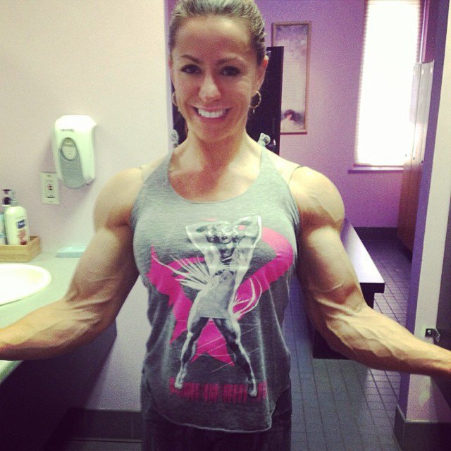 Juliana Malacarne Muscles