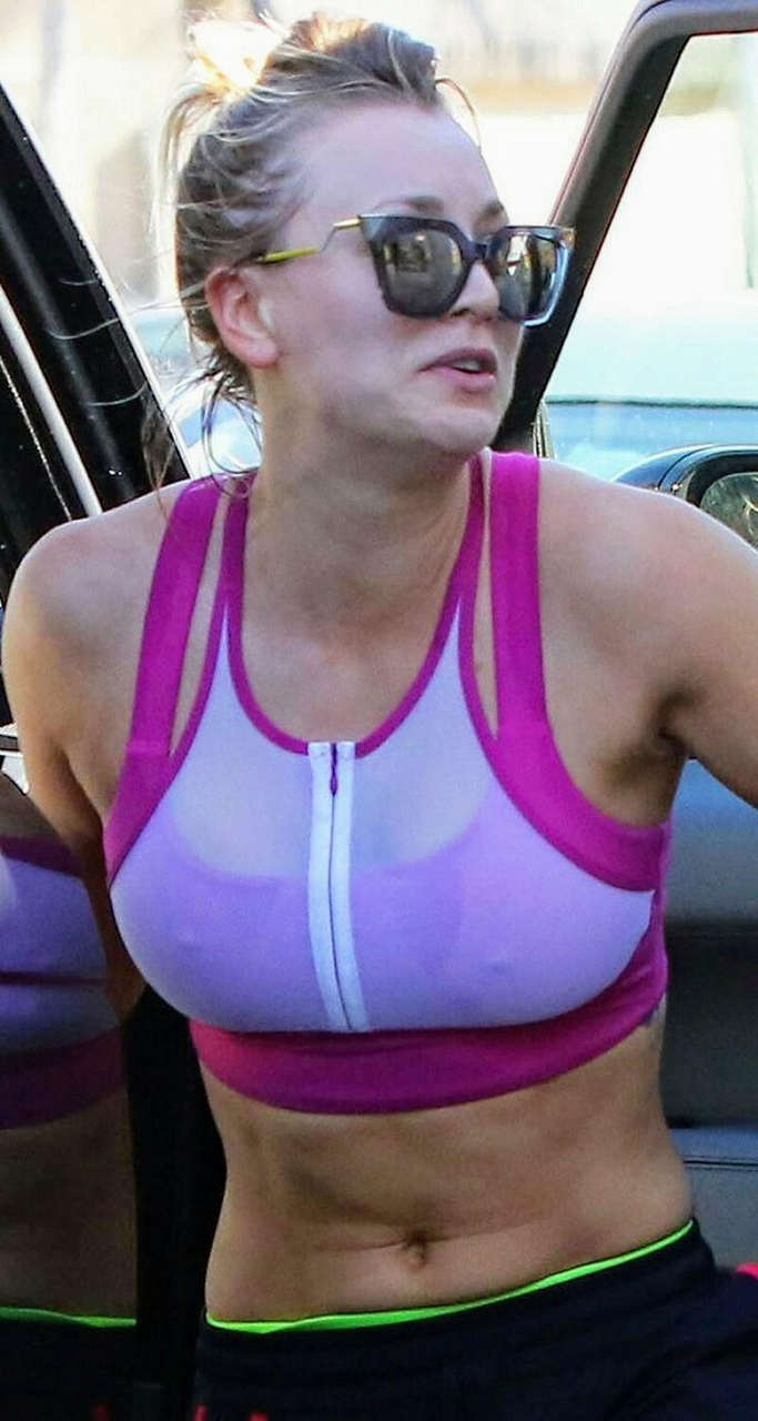 Kaley Cuoco Looking A Little Chilly Pokie