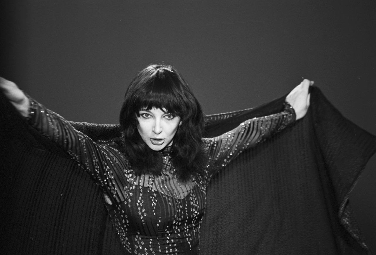 Kate Bush Performs Babooshka On A French Tv Show In 1980 NSF