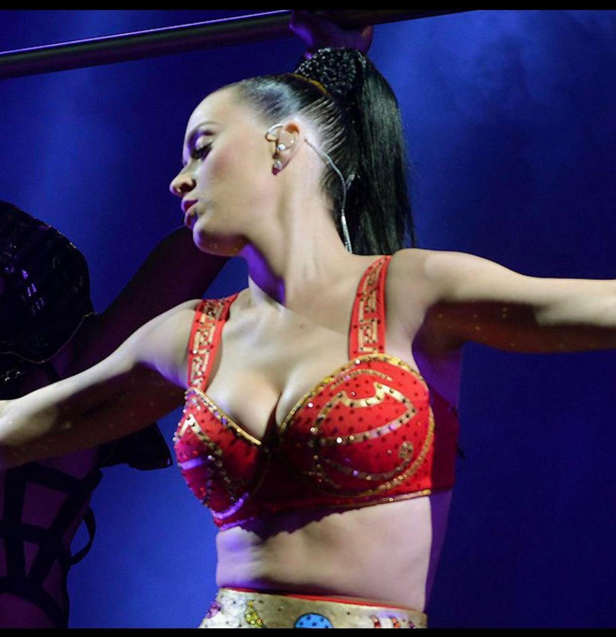 Katy Perry 2014 Live At Glasgow NSFW