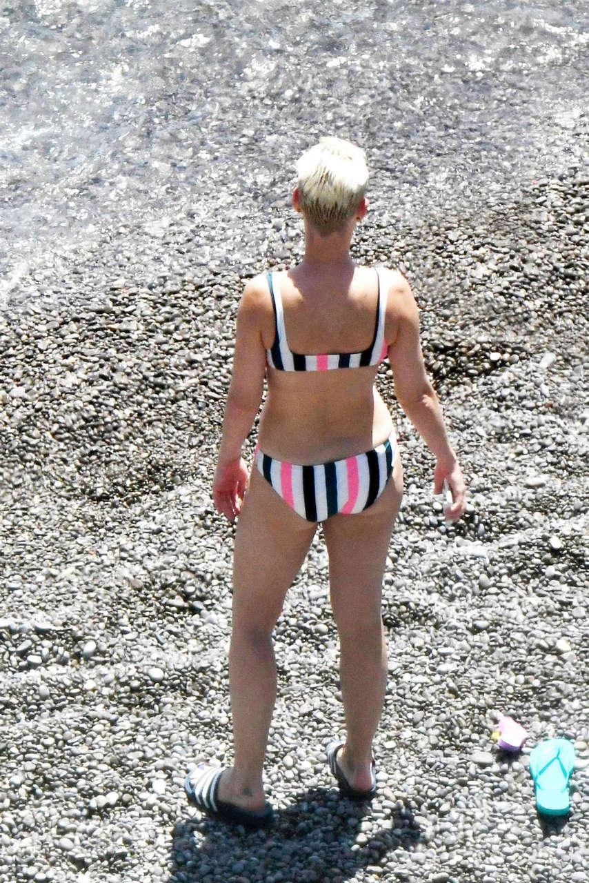 Katy Perry Ass