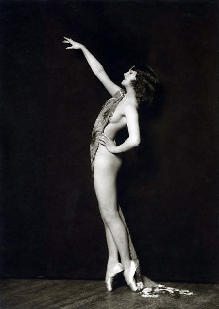 Kiki Roberts Photographed By Alfred Cheney Johnston C 1928 NSF