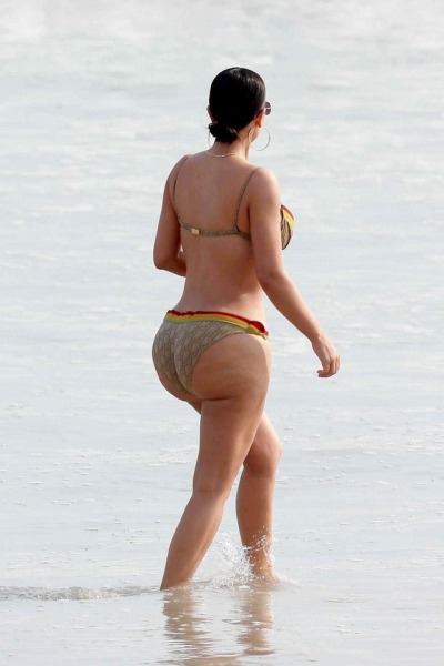 Kim Kardashian Enormous Bikini Ass