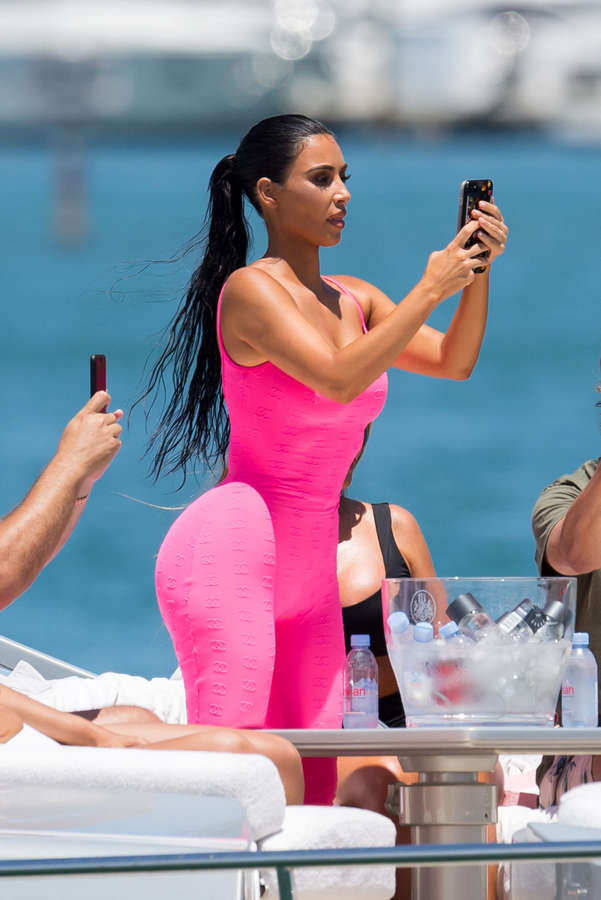 Kim Kardashian NSFW