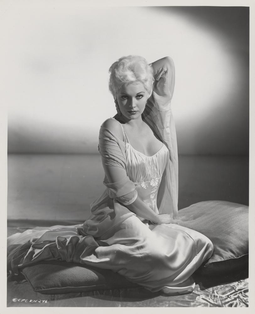 Kim Novak NSFW