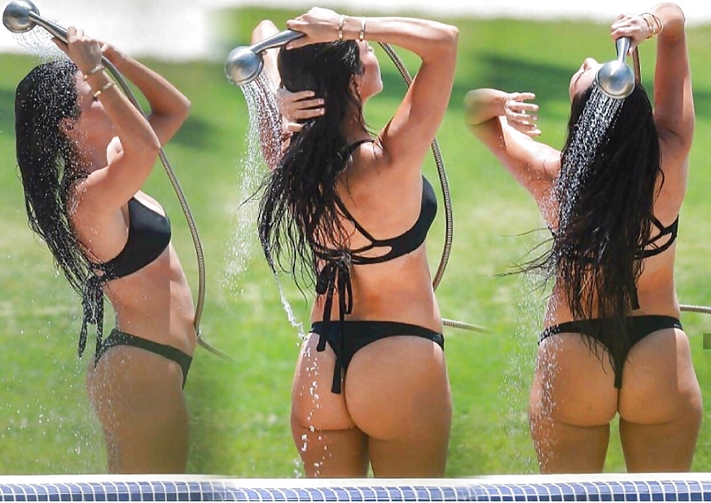Kourtney Kardashian Ass