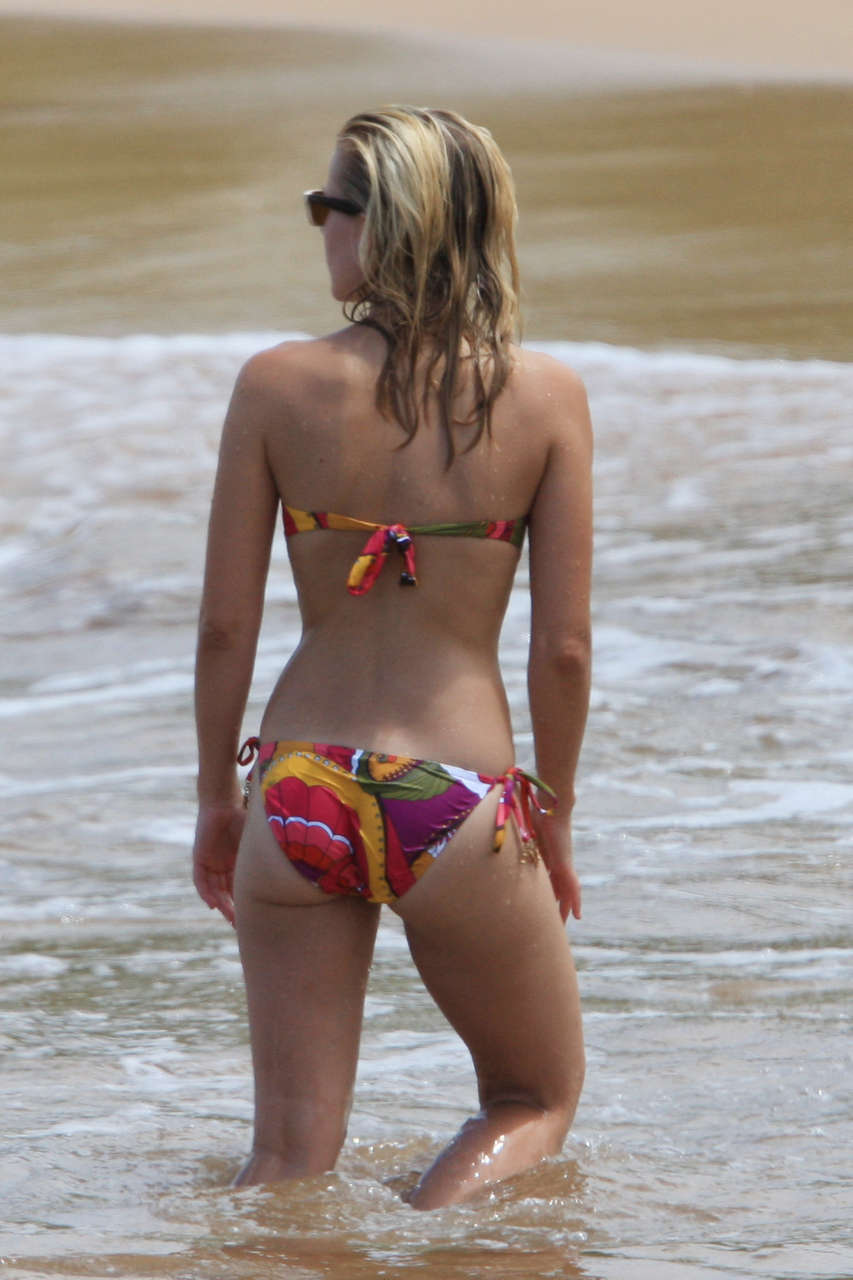 Kristen Bell Wearing A Bikini In Hawaii September Ass