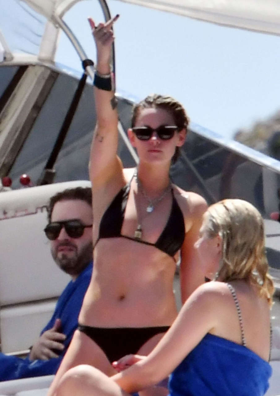 Kristen Stewart Abs