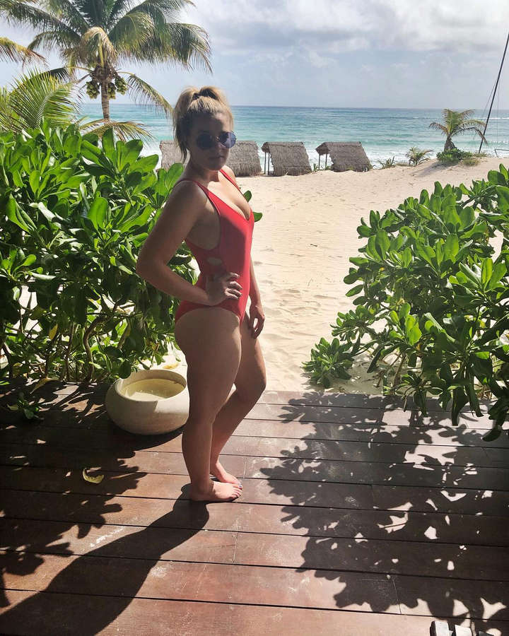 Lauren Alaina NSFW